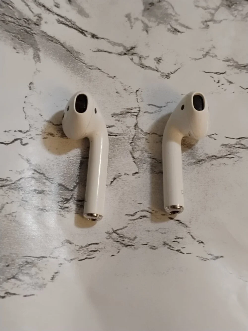 Apple AirPods (2nd Gen)